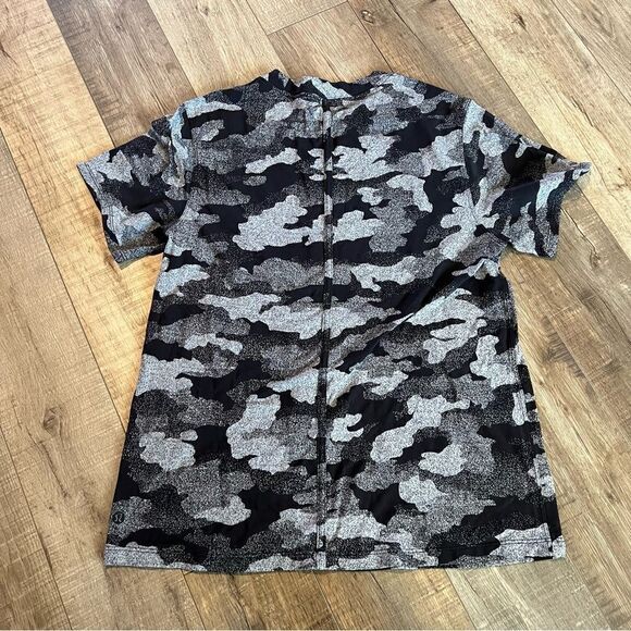 Lululemon All Yours Training Tee Shirt Black camo women - Picture 2 of 6